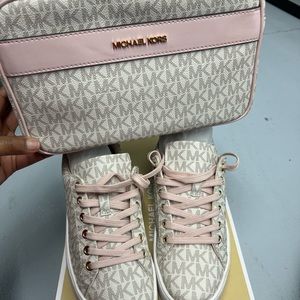 Michael Kors Poppy Lace up sneakers with matching Crossbody 💗